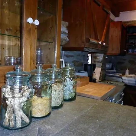 Lodge Traditional Greek *